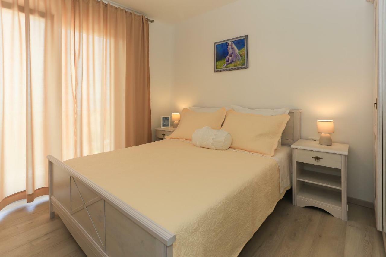 Ferienwohnung Periska Kaštela Exterior foto