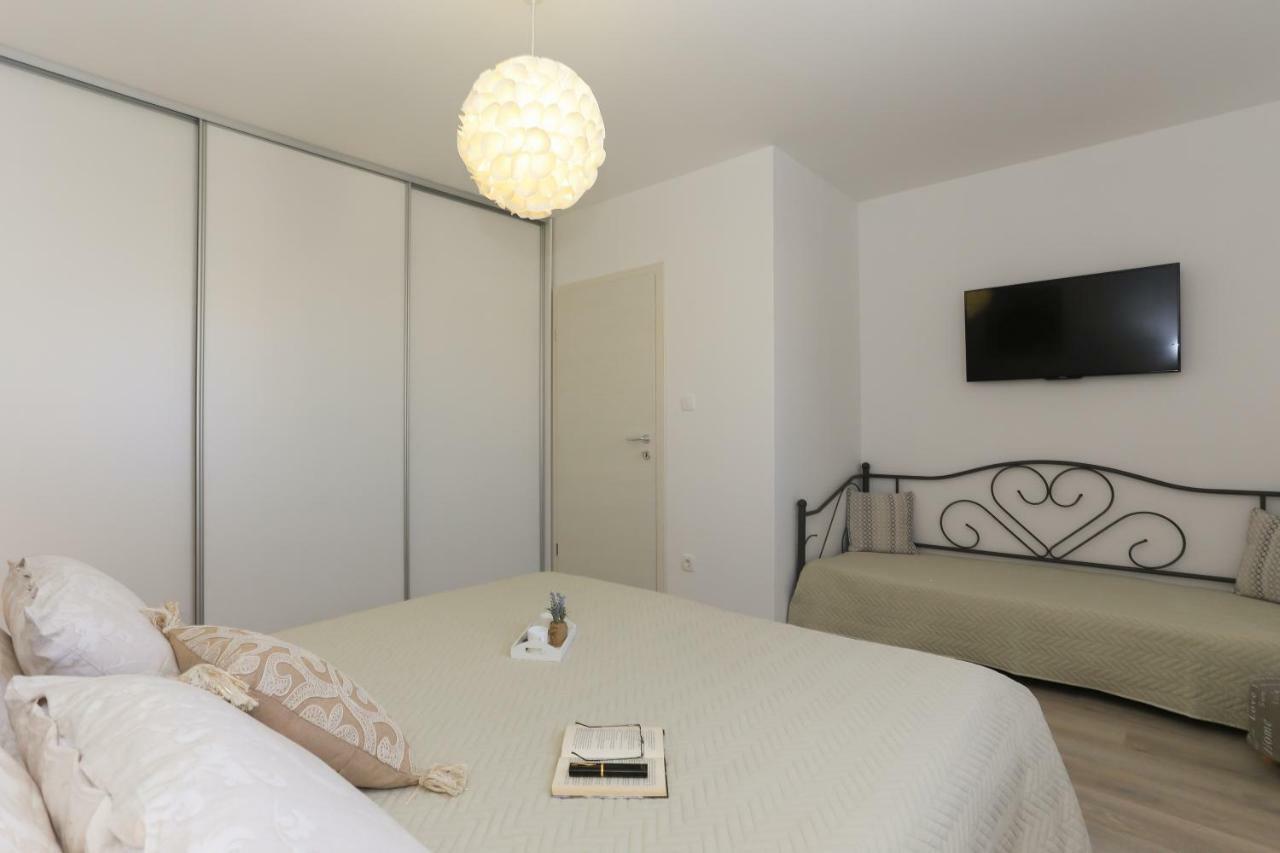 Ferienwohnung Periska Kaštela Exterior foto