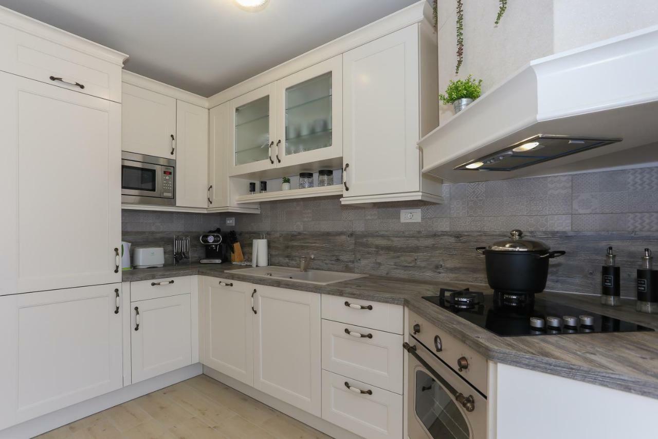 Ferienwohnung Periska Kaštela Exterior foto