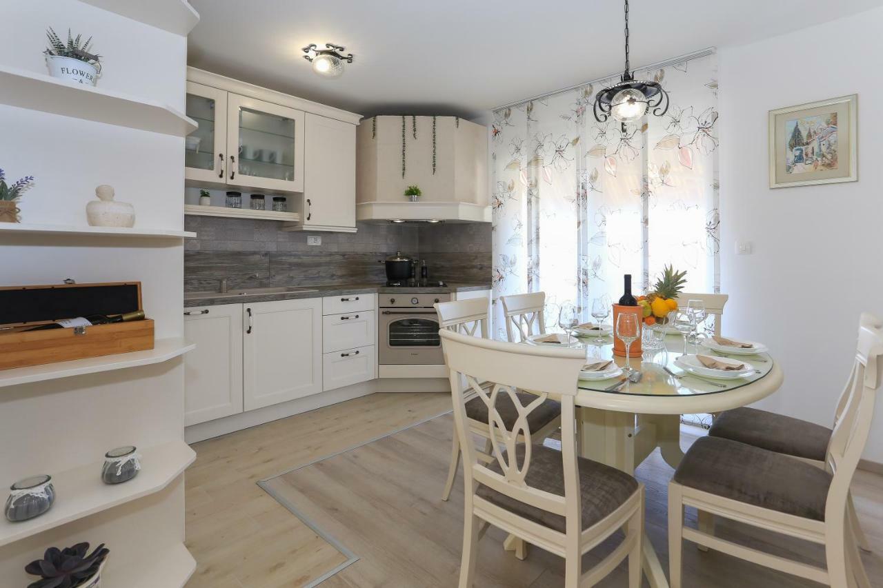 Ferienwohnung Periska Kaštela Exterior foto
