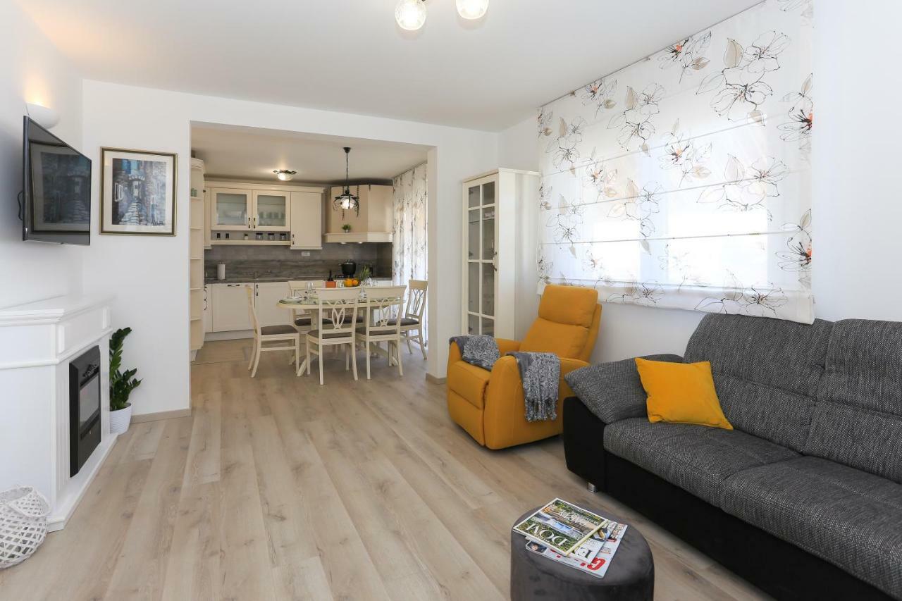 Ferienwohnung Periska Kaštela Exterior foto